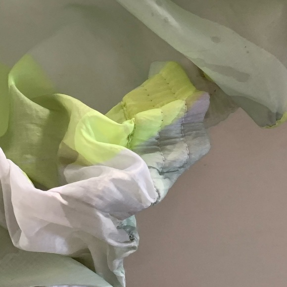 DKNY jeans woman’s XL windbreaker ** 2/$35.00** - Picture 9 of 9